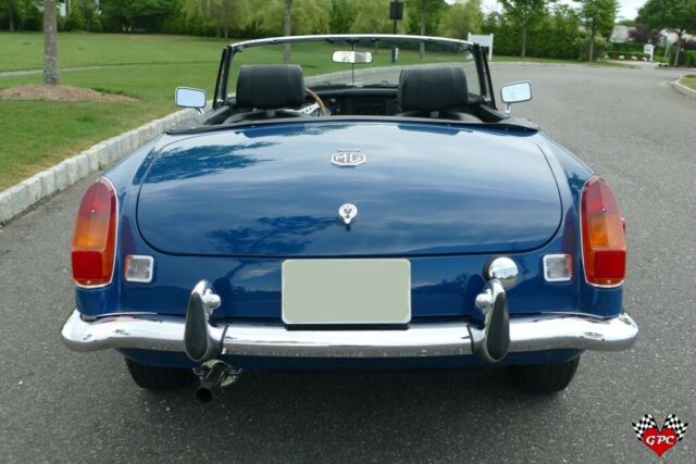 MG MGB 1973 image number 28