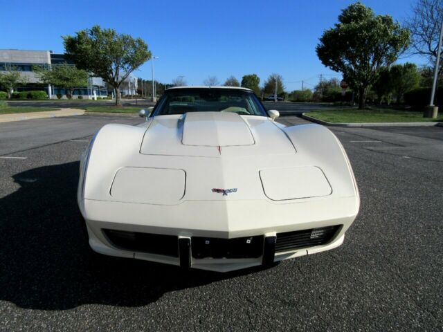 Chevrolet Corvette 1979 image number 12