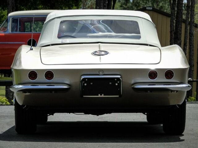 Chevrolet Corvette 1962 image number 4