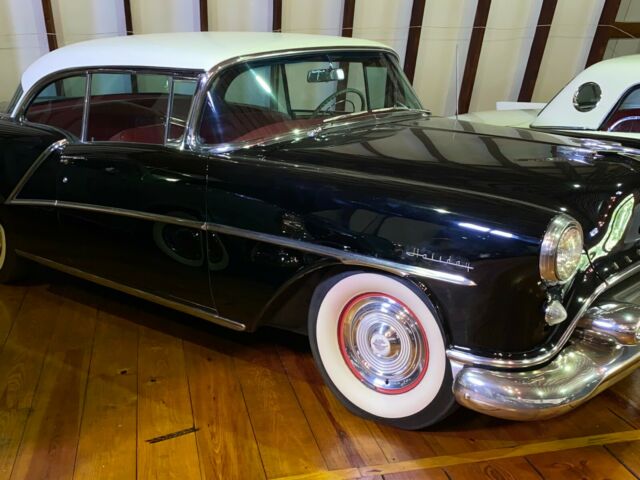 Oldsmobile Ninety-Eight 1954 image number 19