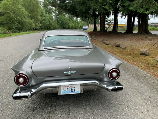 Ford Thunderbird 1957 image number 2