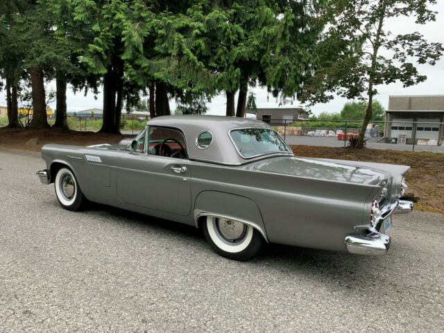 Ford Thunderbird 1957 image number 26