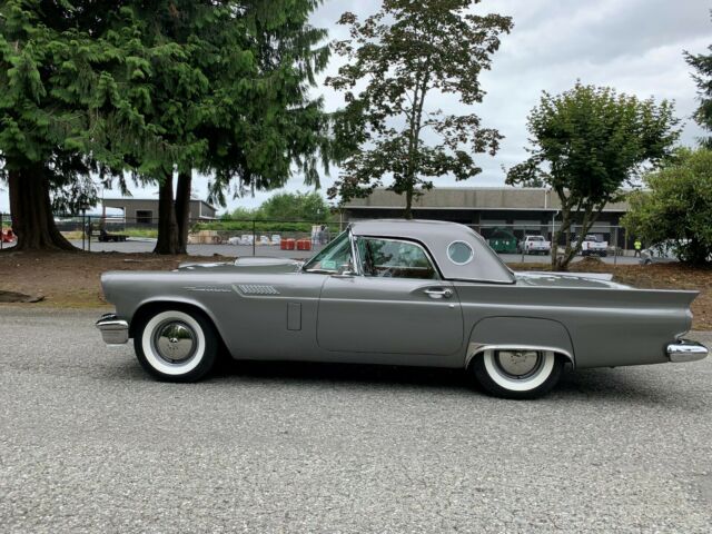 Ford Thunderbird 1957 image number 27