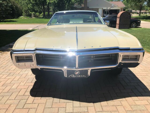 Buick Riviera 1969 image number 4