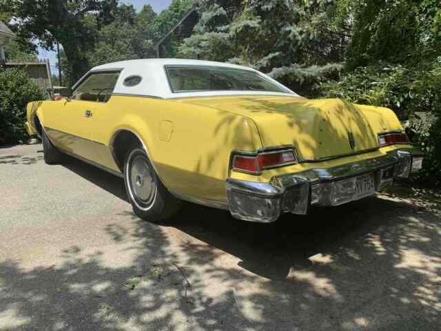 Lincoln Mark IV 1974 image number 2