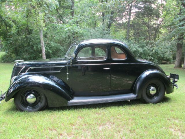 Ford BUSINESS COUPE 2 DOOR 1937 image number 2