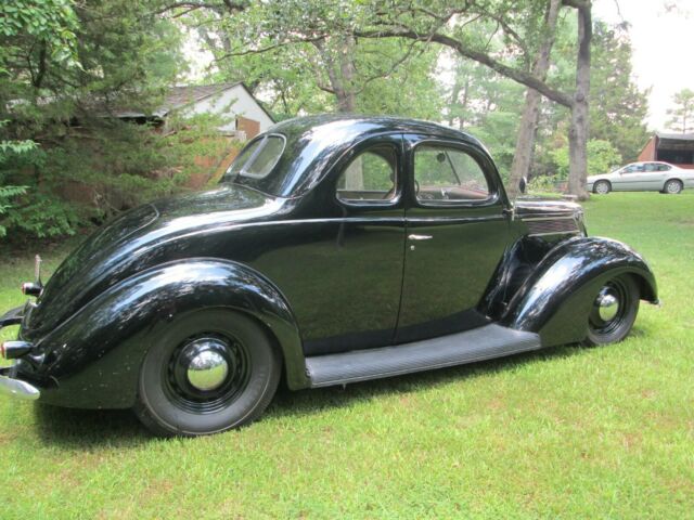 Ford BUSINESS COUPE 2 DOOR 1937 image number 29