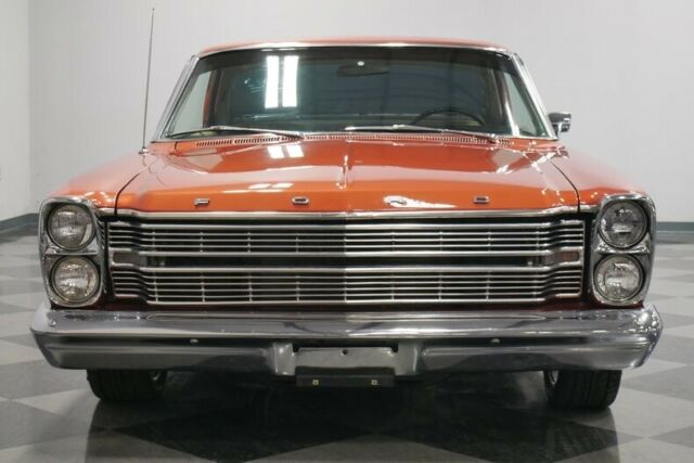 Ford Galaxie 1966 image number 19