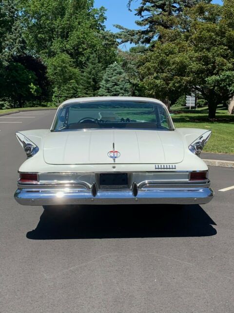 Chrysler 300 Series 1961 image number 31