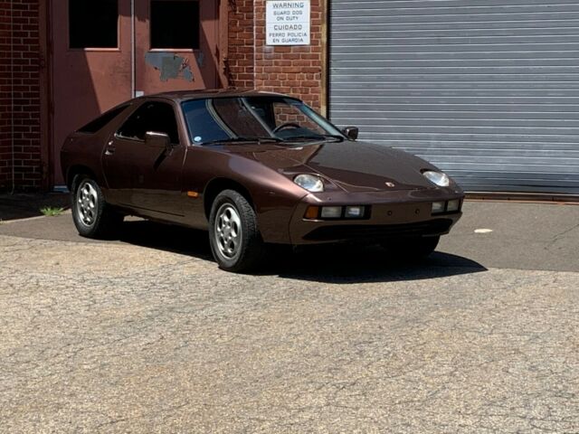 Porsche 928 1978 image number 1