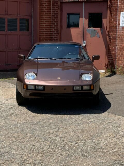 Porsche 928 1978 image number 2