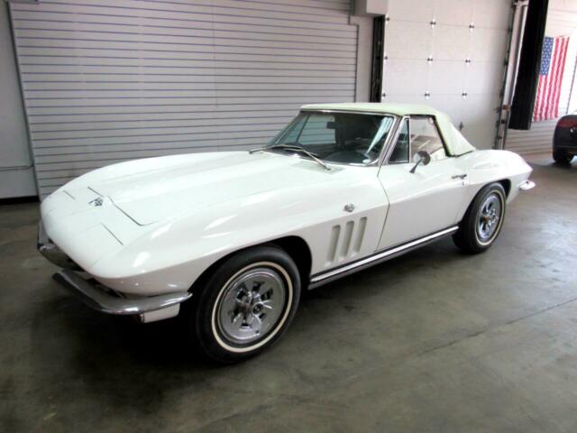 Chevrolet Corvette 1965 image number 11