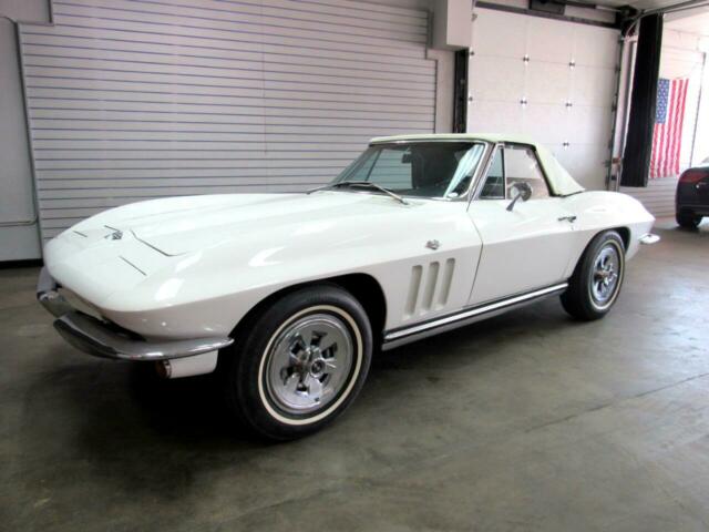 Chevrolet Corvette 1965 image number 12