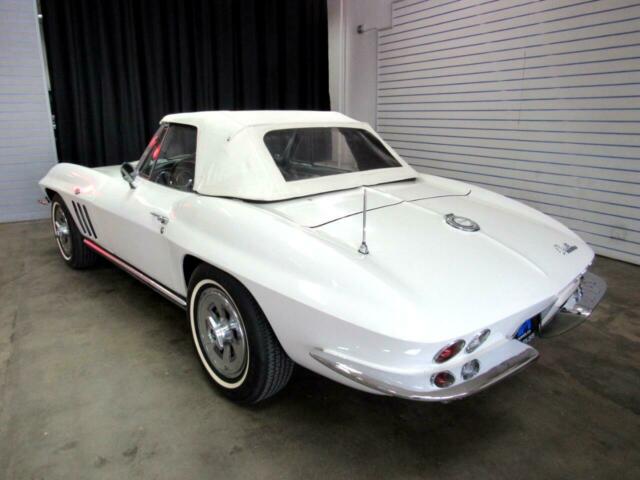 Chevrolet Corvette 1965 image number 14