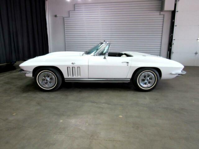 Chevrolet Corvette 1965 image number 2