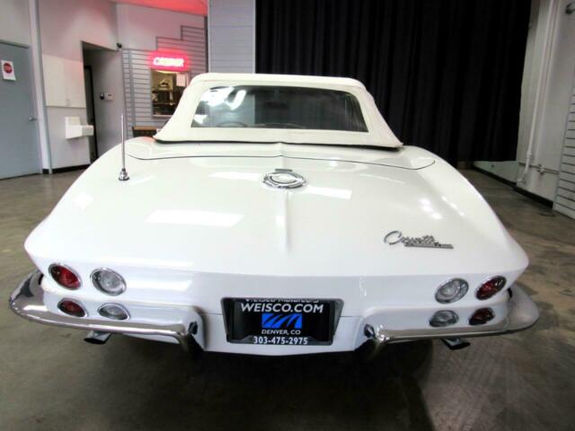 Chevrolet Corvette 1965 image number 30