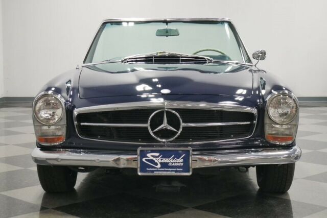 Mercedes-Benz 200-Series 1966 image number 43