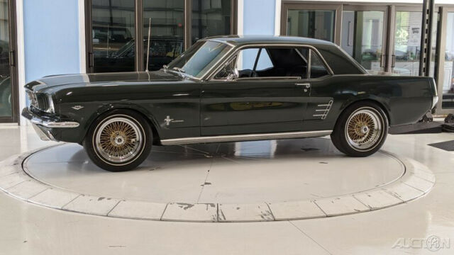 Ford Mustang 1966 image number 25