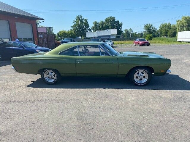 Plymouth Road Runner 1969 image number 18