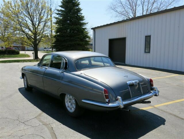 Jaguar Mark X 1965 image number 30