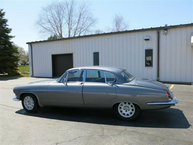 Jaguar Mark X 1965 image number 4