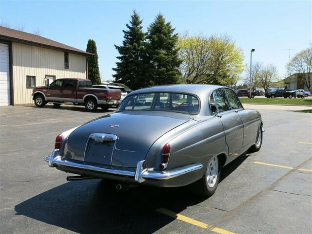 Jaguar Mark X 1965 image number 9