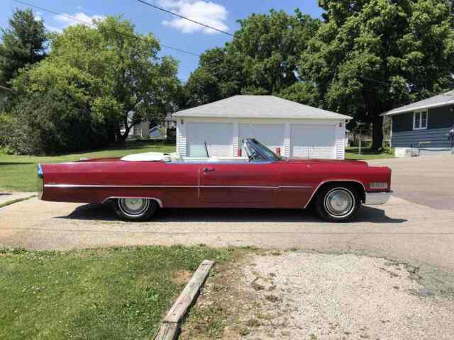 Cadillac DeVille Convertible 1966 image number 2