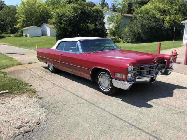 Cadillac DeVille Convertible 1966 image number 23