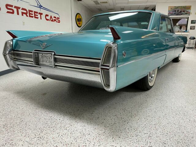 Cadillac DeVille 1964 image number 28