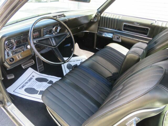 Oldsmobile Toronado 1968 image number 22