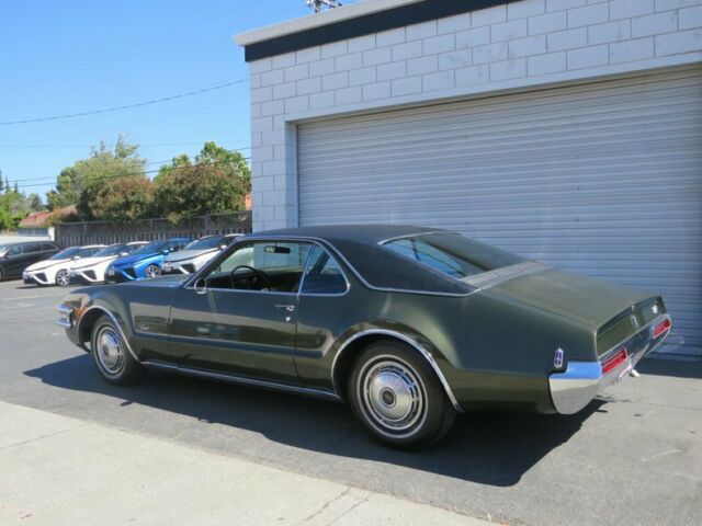 Oldsmobile Toronado 1968 image number 27