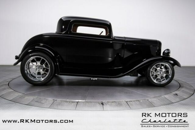 Ford 3-Window Coupe 1932 image number 9