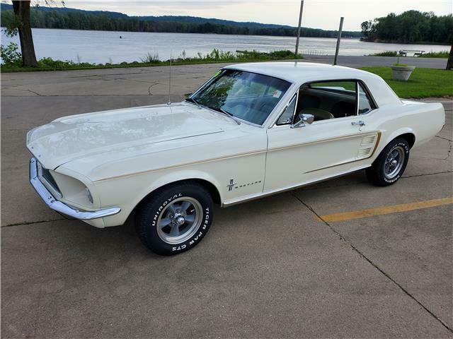 Ford Mustang 1967 image number 24