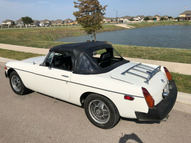 MG MGB 1977 image number 19