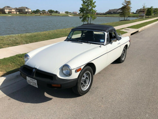 MG MGB 1977 image number 23