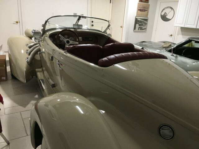 Cord Boat tail Speedster 1936 image number 33