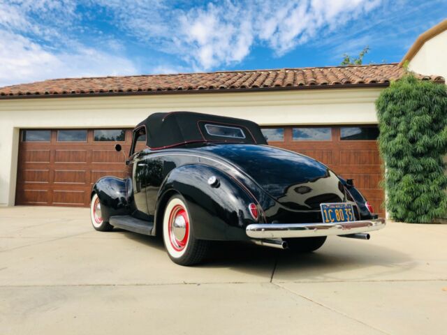 Ford Deluxe 1939 image number 1