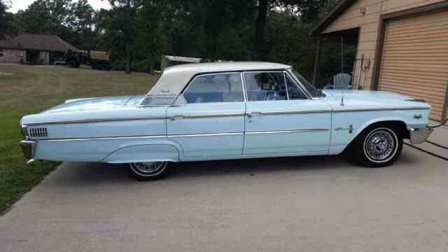 Ford Galaxy XL500 1963 image number 21