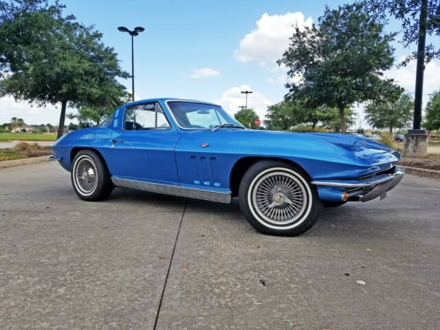 Chevrolet Corvette 1965 image number 21