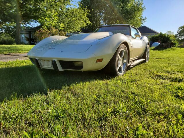 Chevrolet Corvette 1979 image number 1