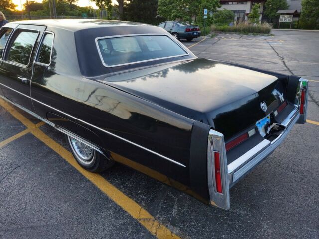 Cadillac Fleetwood 1974 image number 4