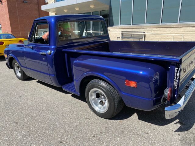 Chevrolet C-10 1970 image number 18