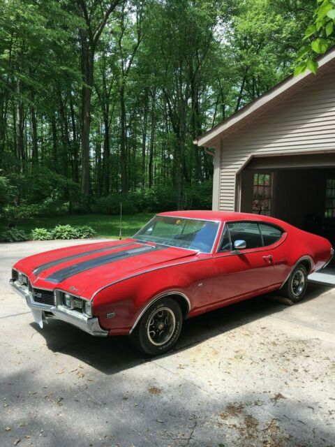 Oldsmobile Cutlass 1968 image number 2