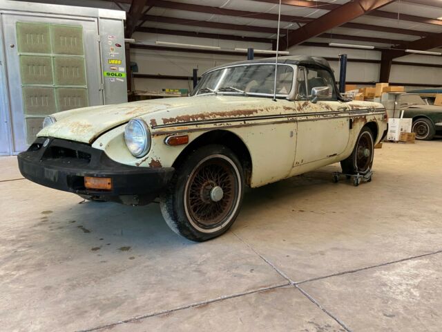 MG MGB 1977 image number 16