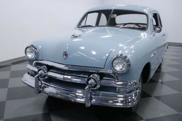 Ford Deluxe 1951 image number 44