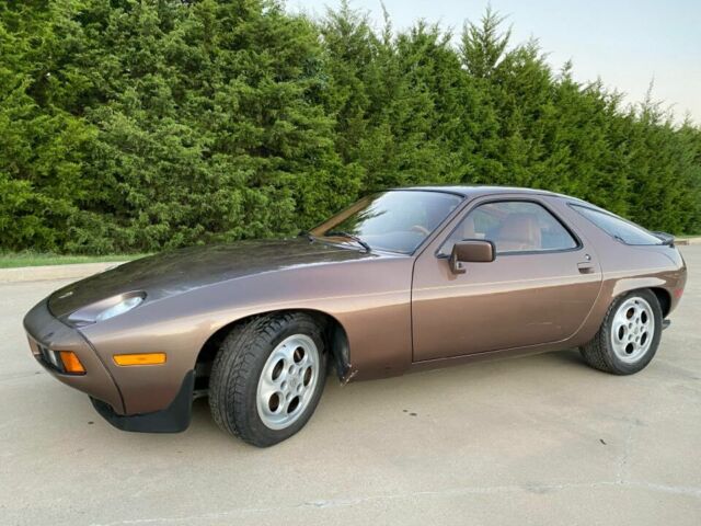 Porsche 928 1979 image number 4