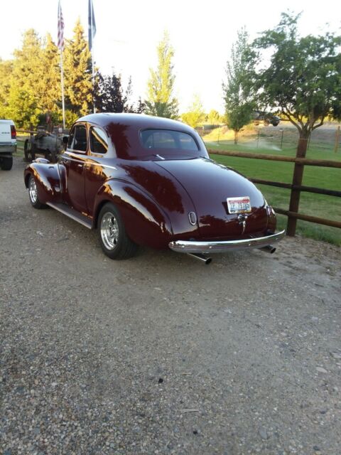 Chevrolet Special Deluxe 1940 image number 1