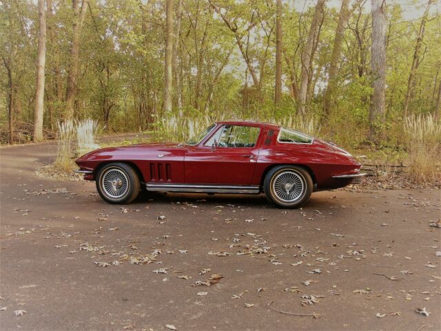 Chevrolet Corvette 1965 image number 0