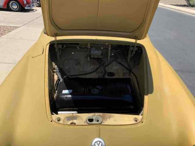 Volkswagen Karmann Ghia Roadster 1969 image number 13