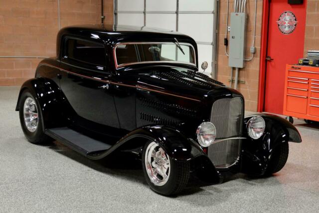 Ford 3-Window Coupe 1932 image number 4